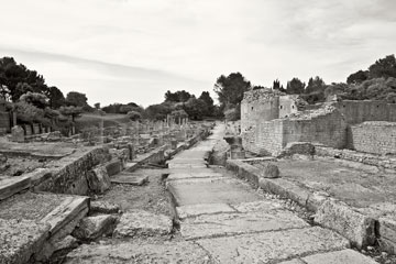 Glanum, Provence, 2005<br />
(From the series: "Chemins millénaires")